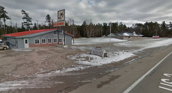 Tyelenes Restaurant and Cabins - Street View